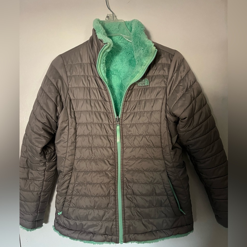 The North Face Reversible Kids Puffer Jacket in Gray/Mint